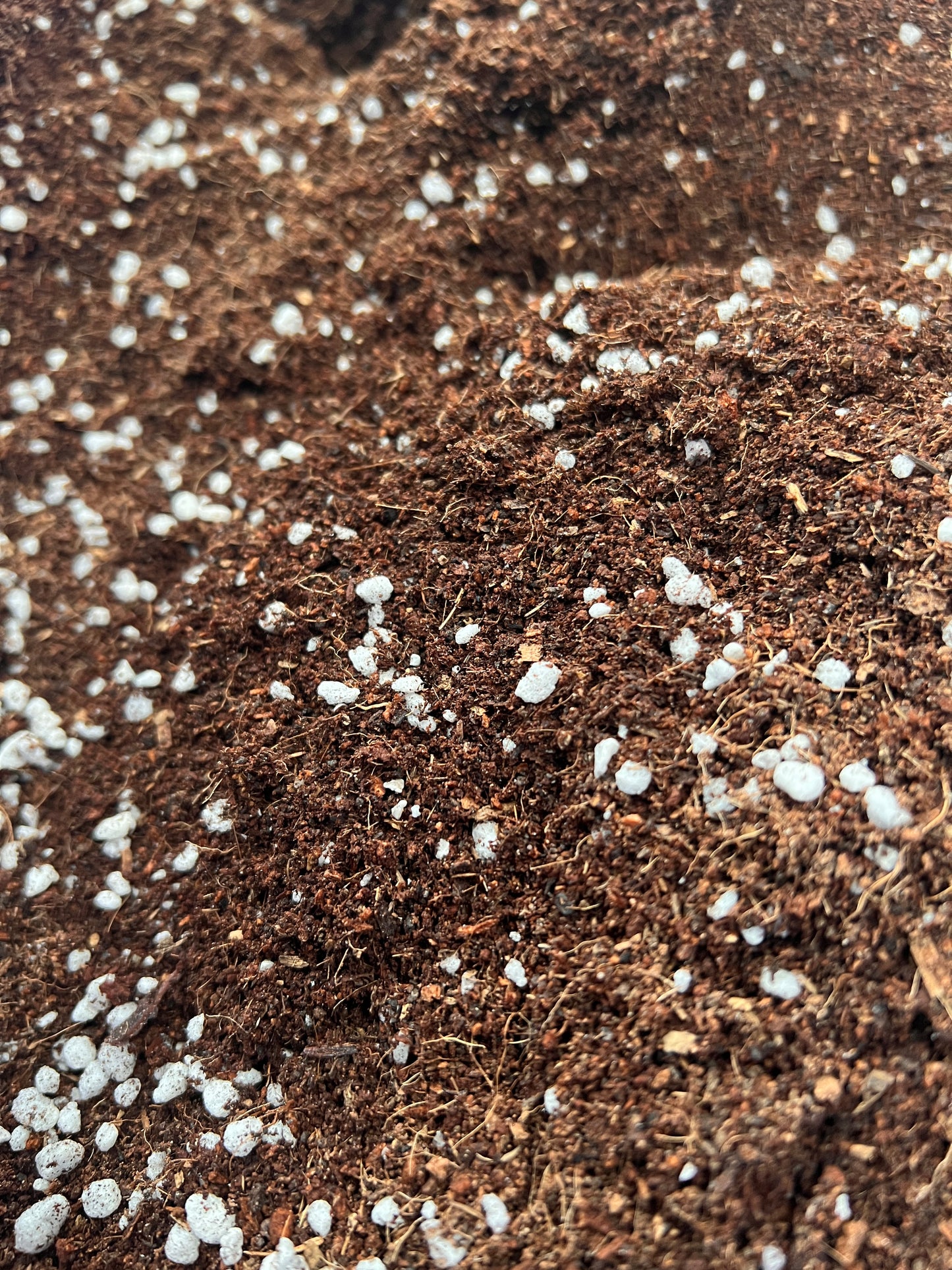 Sustrato Premium Huertos y Jardines – 20 y 40 L