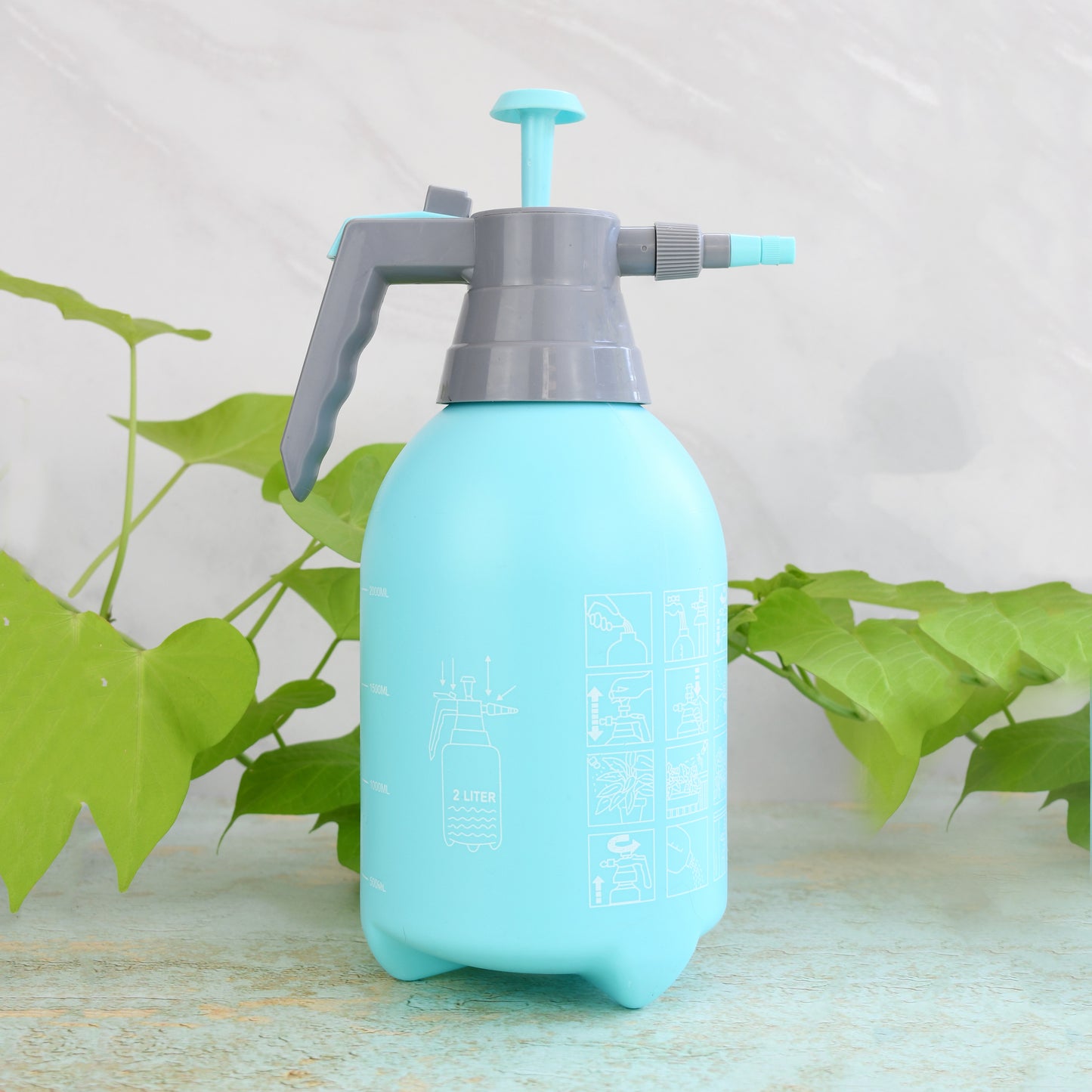 Pulverizador de Presión Manual 2 Litros – Rociador Ajustable para Plantas y Huerto