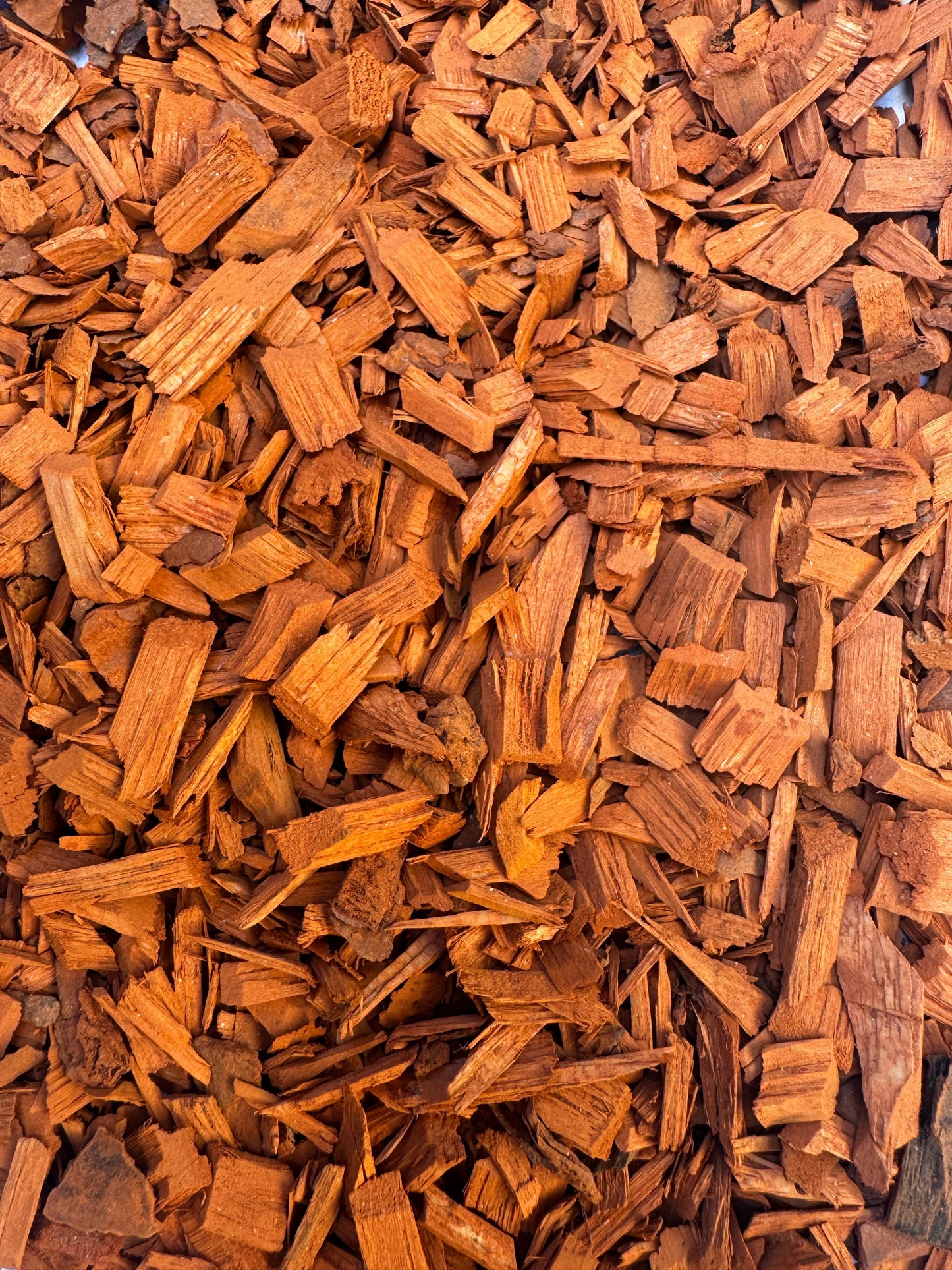 Mulch de Pino Ecológico 30 Litros – Colores para Jardín
