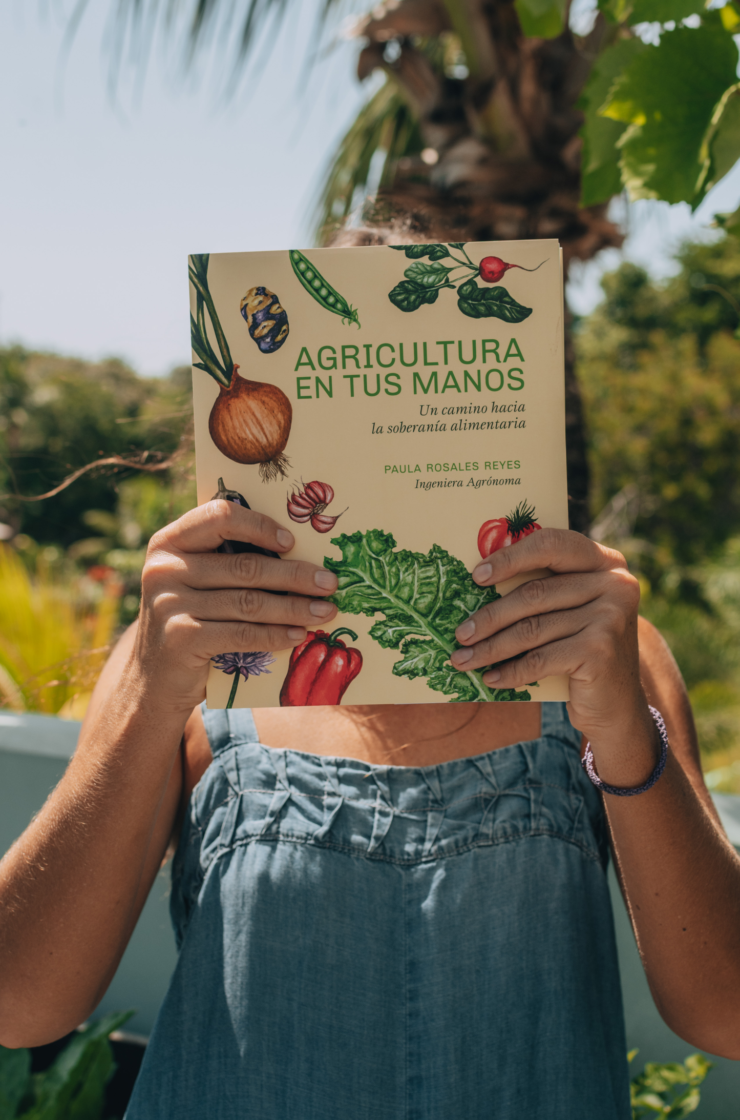 Libro Agricultura en tus manos - Paula Rosales